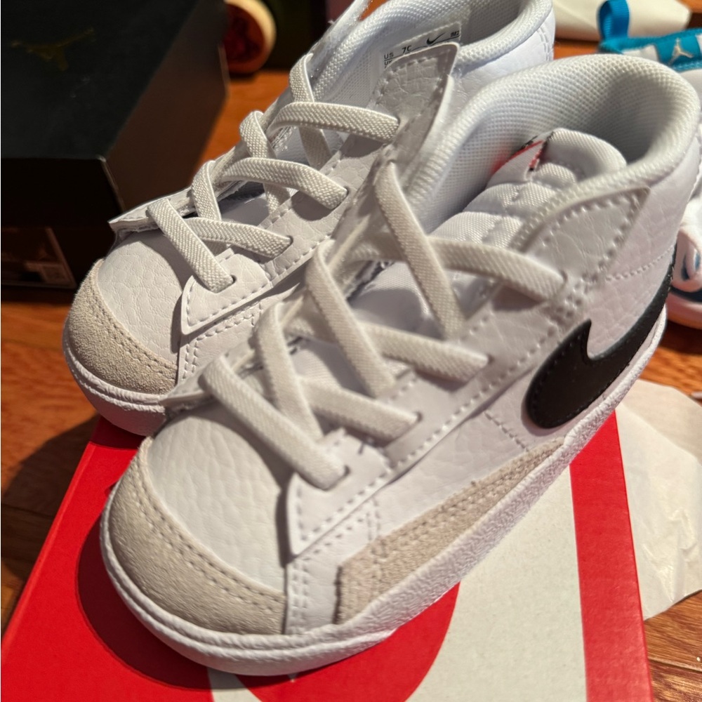 Nike Blazer Mid 77 White Black Sneakers
